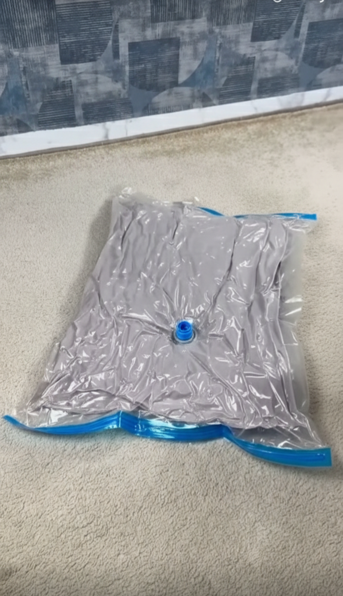 ✨ أكياس التخزين السحرية : الحل الذكي لتنظيم المنزل و حقيبة السفر + مضخة مجانية 🎁